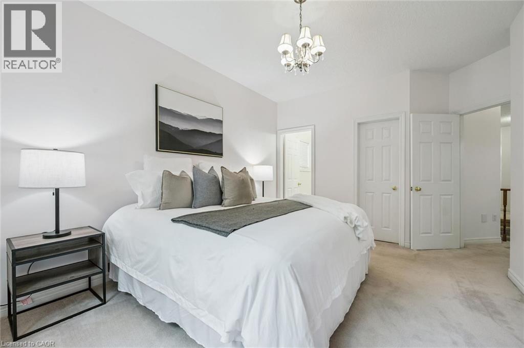 685 LANGLAW Drive - 24