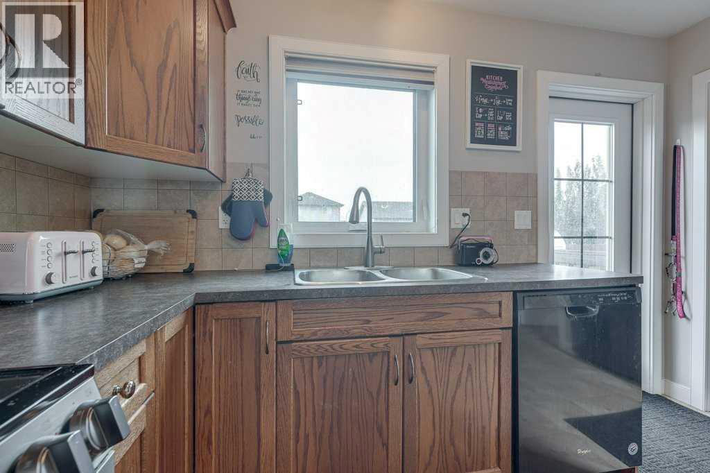 183 Kelloway Crescent - 17