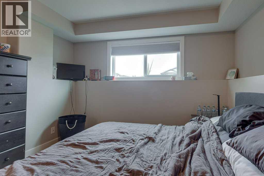 183 Kelloway Crescent - 24