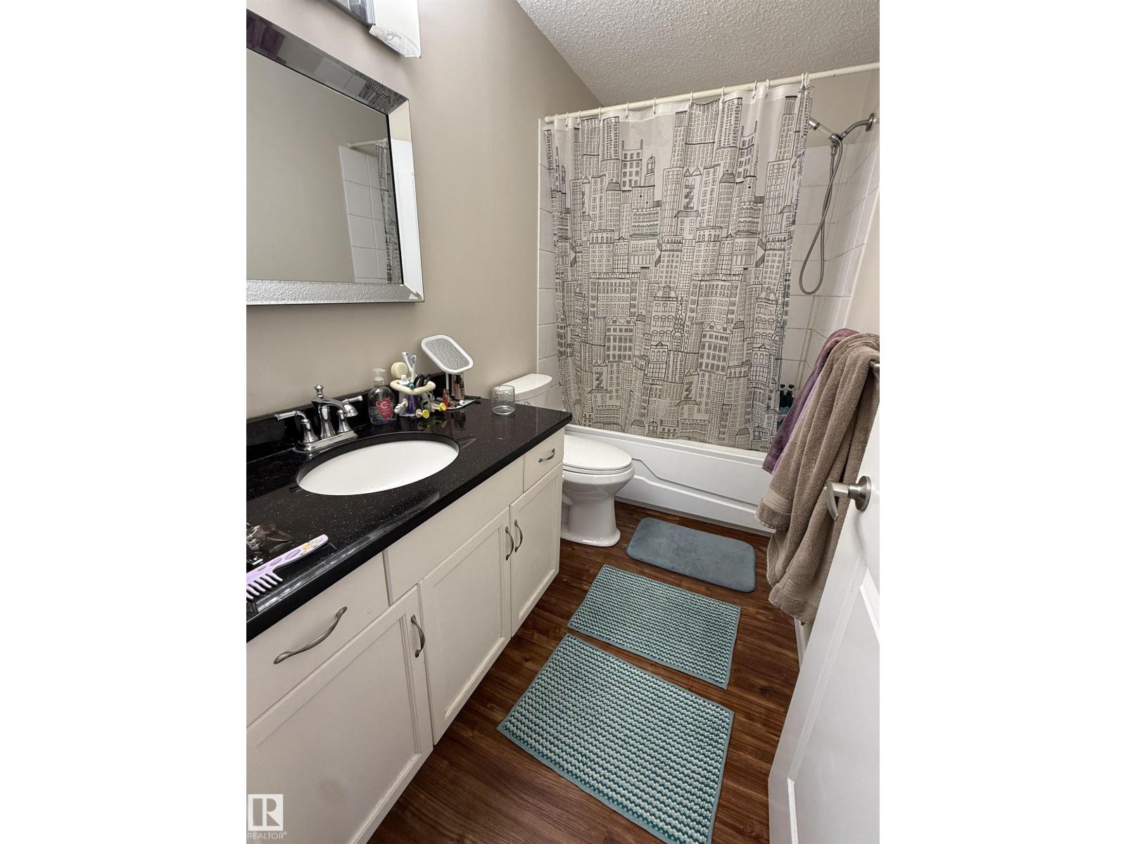 8025 15A AV NW - 8