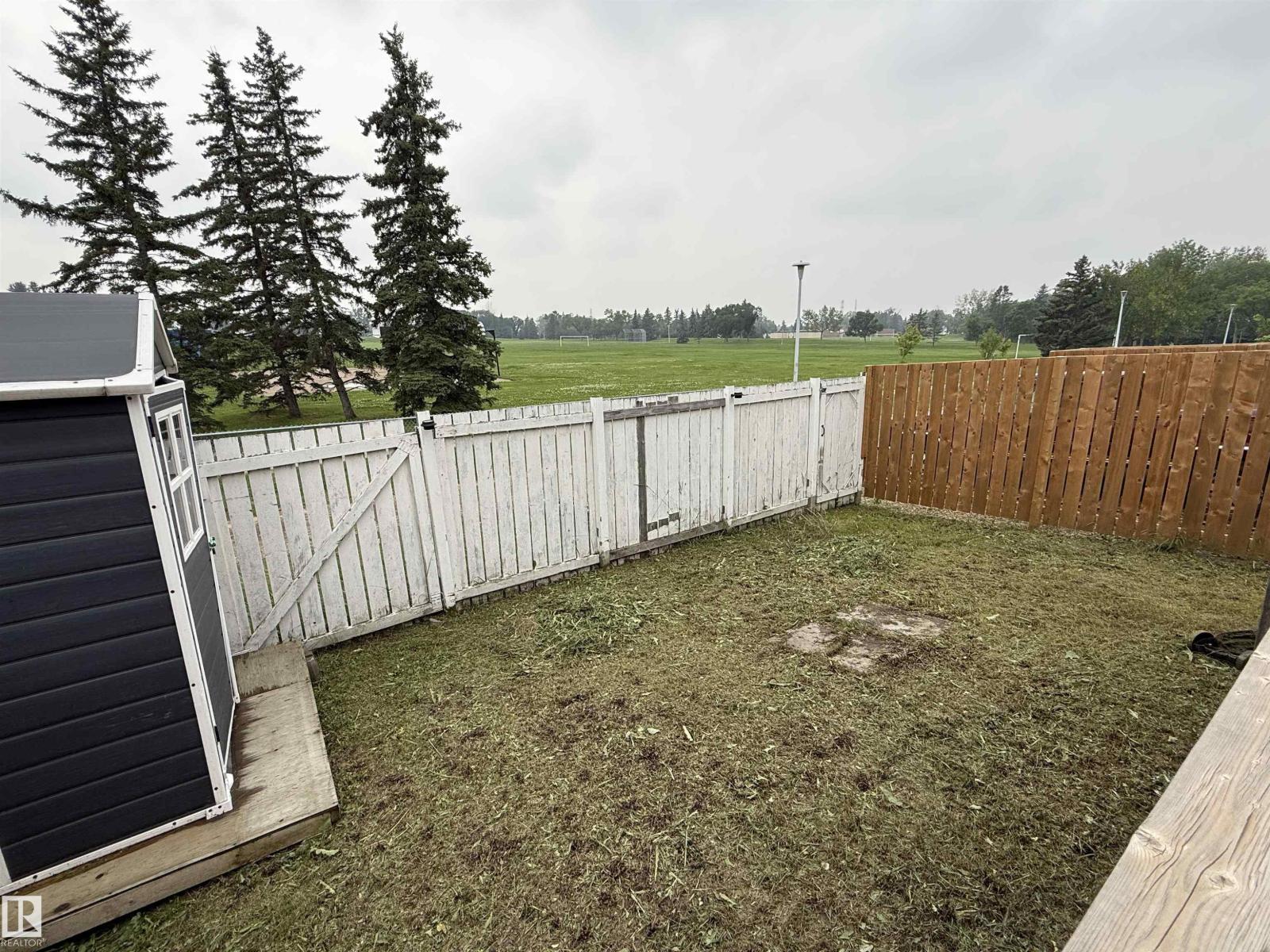 8025 15A AV NW - 15