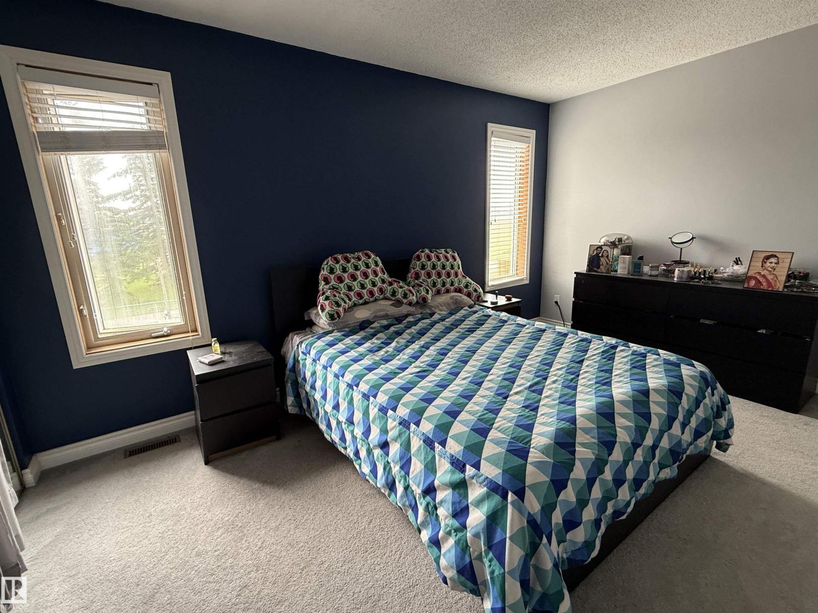 8025 15A AV NW - 6