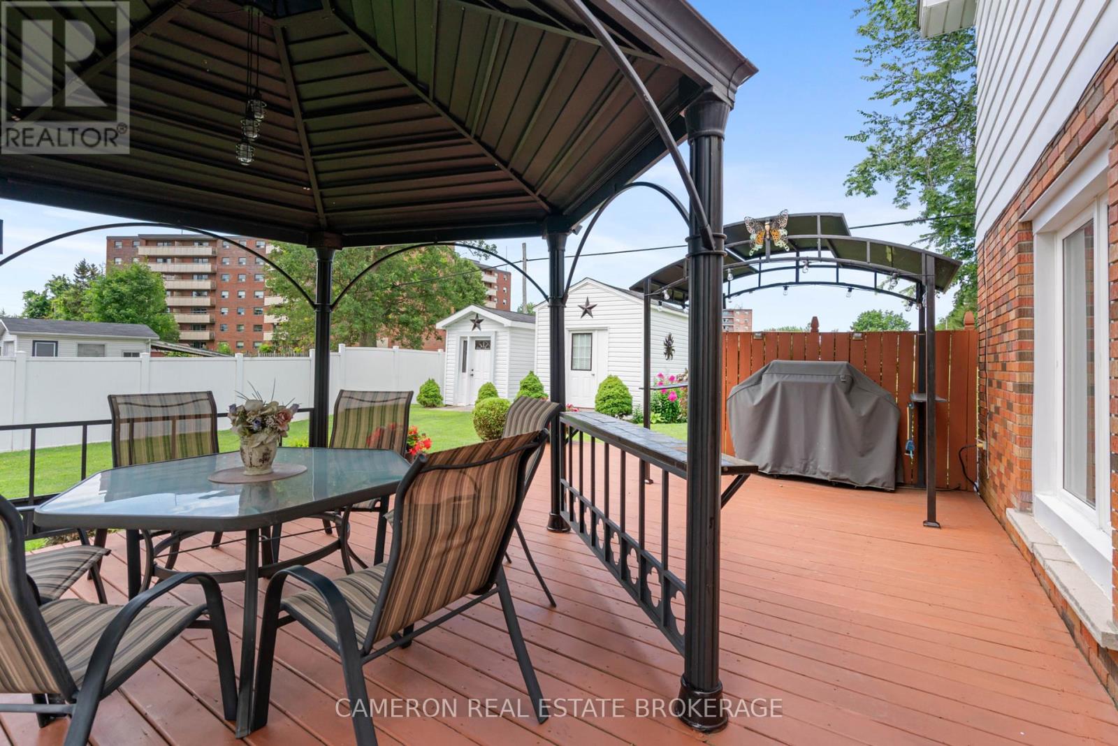 1495 SECOND STREET E - 23