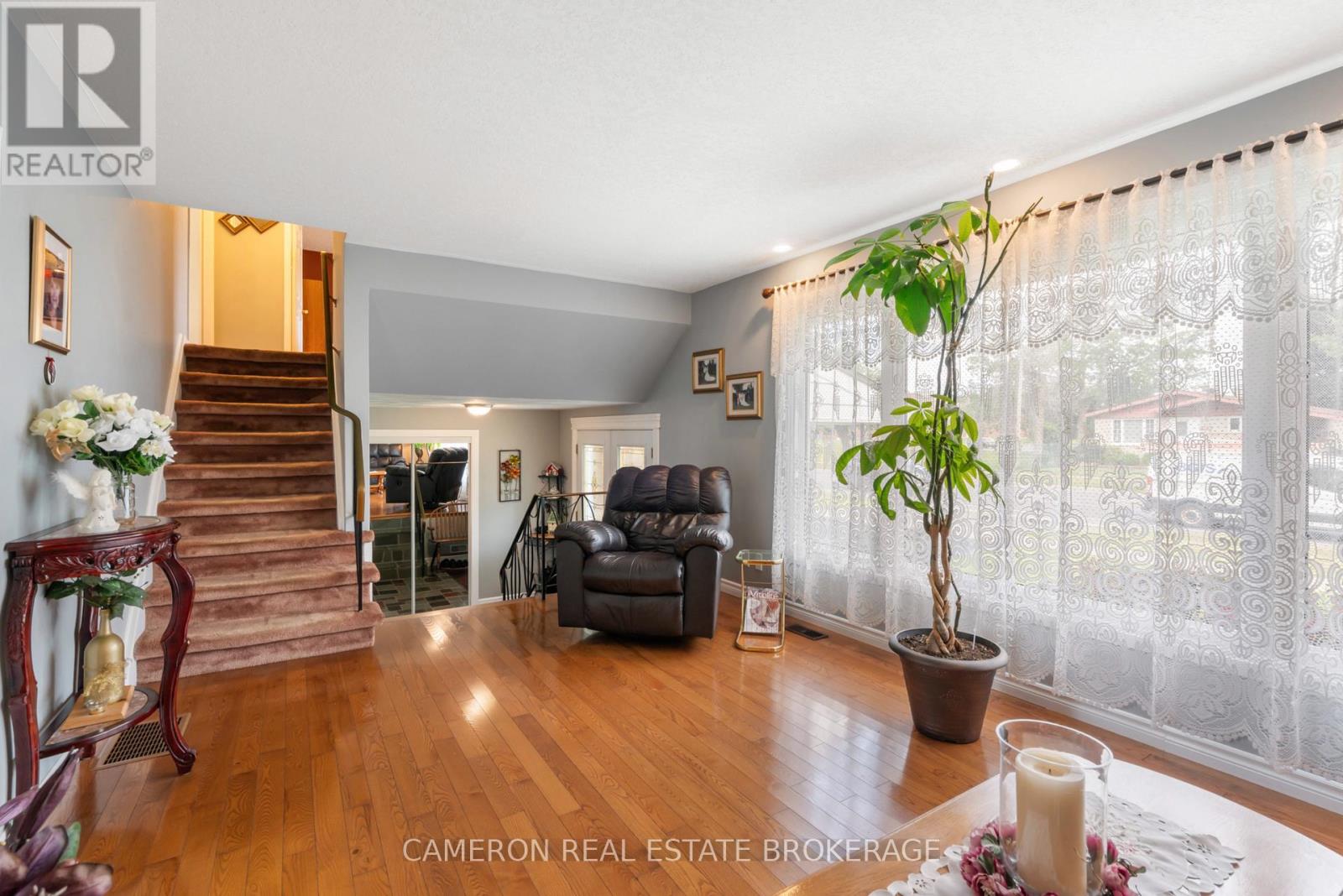 1495 SECOND STREET E - 8