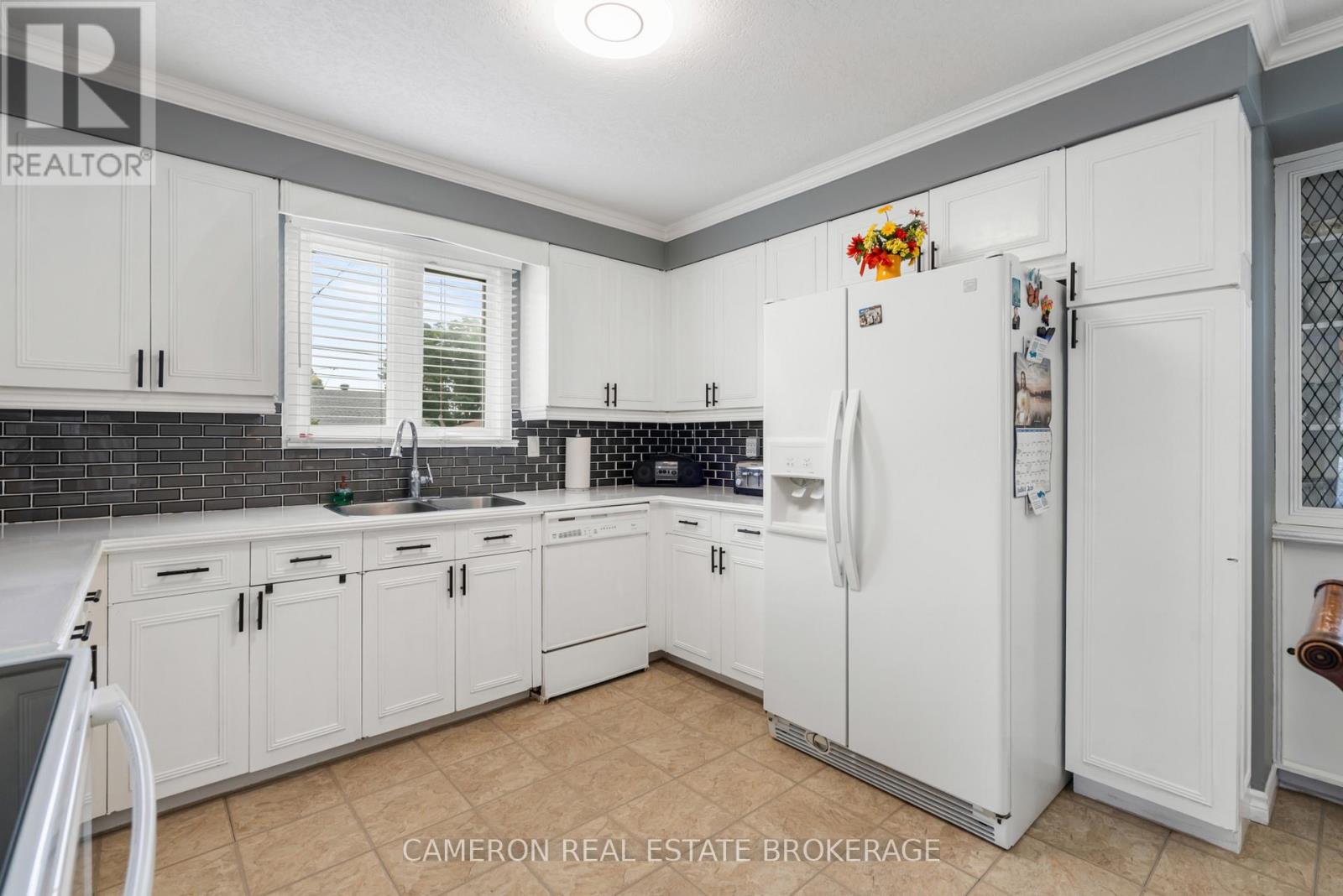 1495 SECOND STREET E - 9