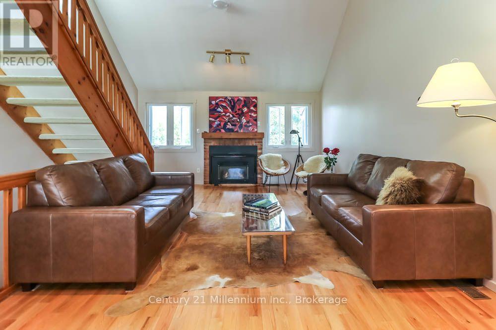 #21 127 FAIRWAY CRESCENT - 12