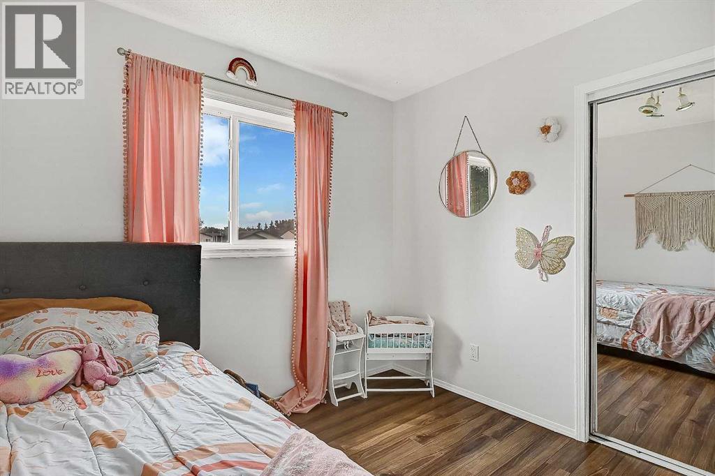 9329 69 Avenue - 17