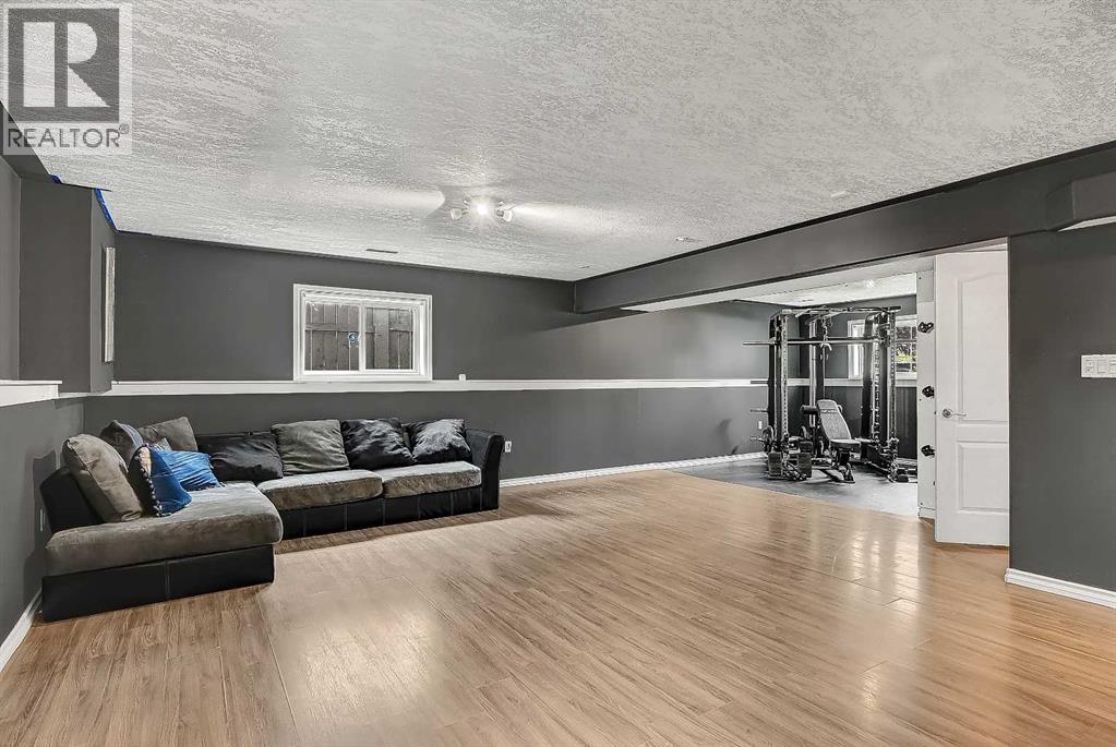 9329 69 Avenue - 23