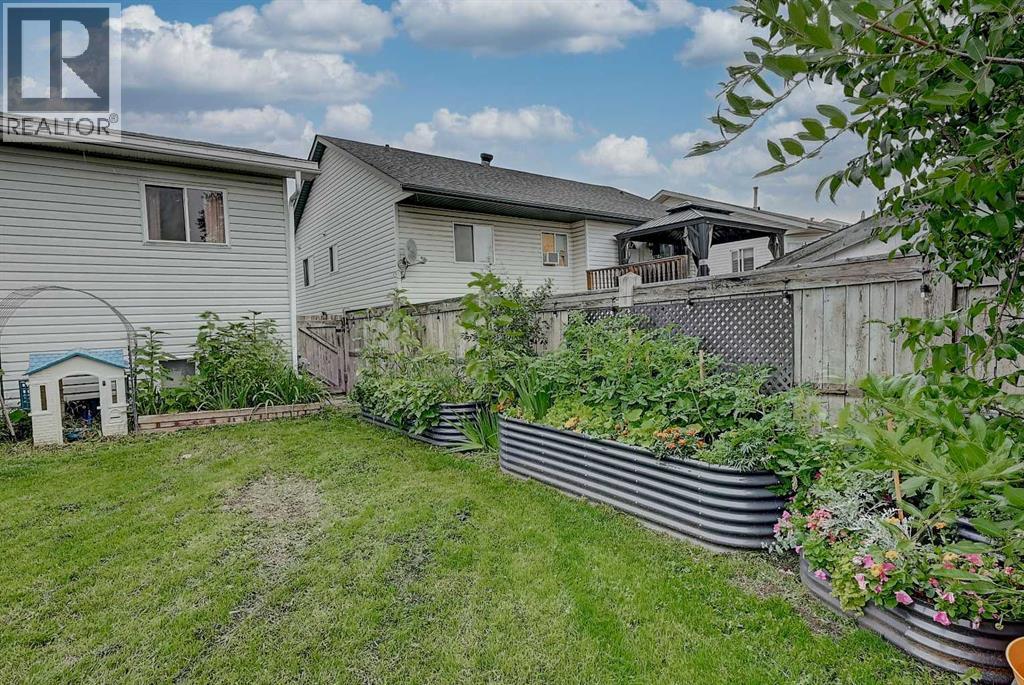 9329 69 Avenue - 33