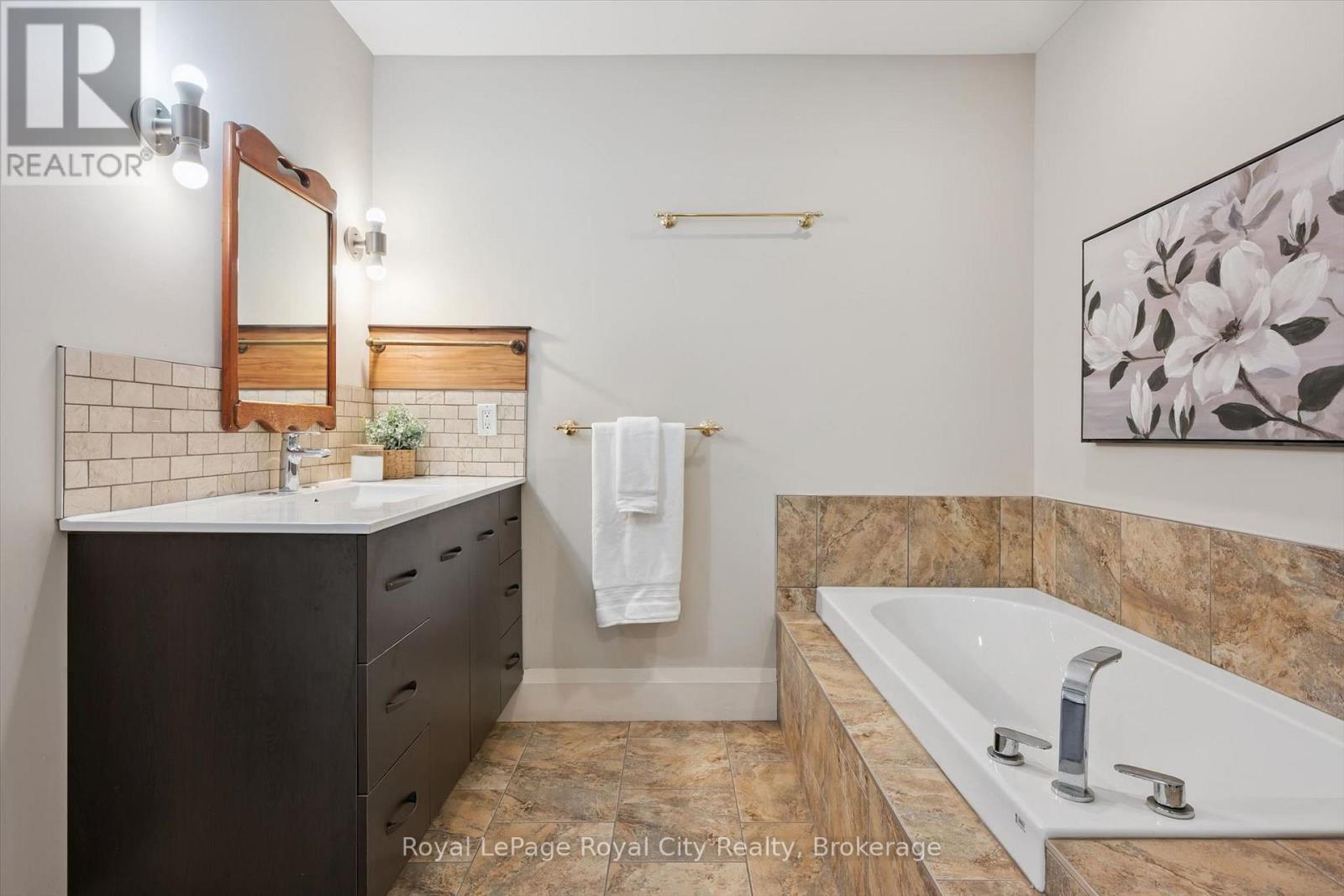 8060 WELLINGTON 18 ROAD - 23