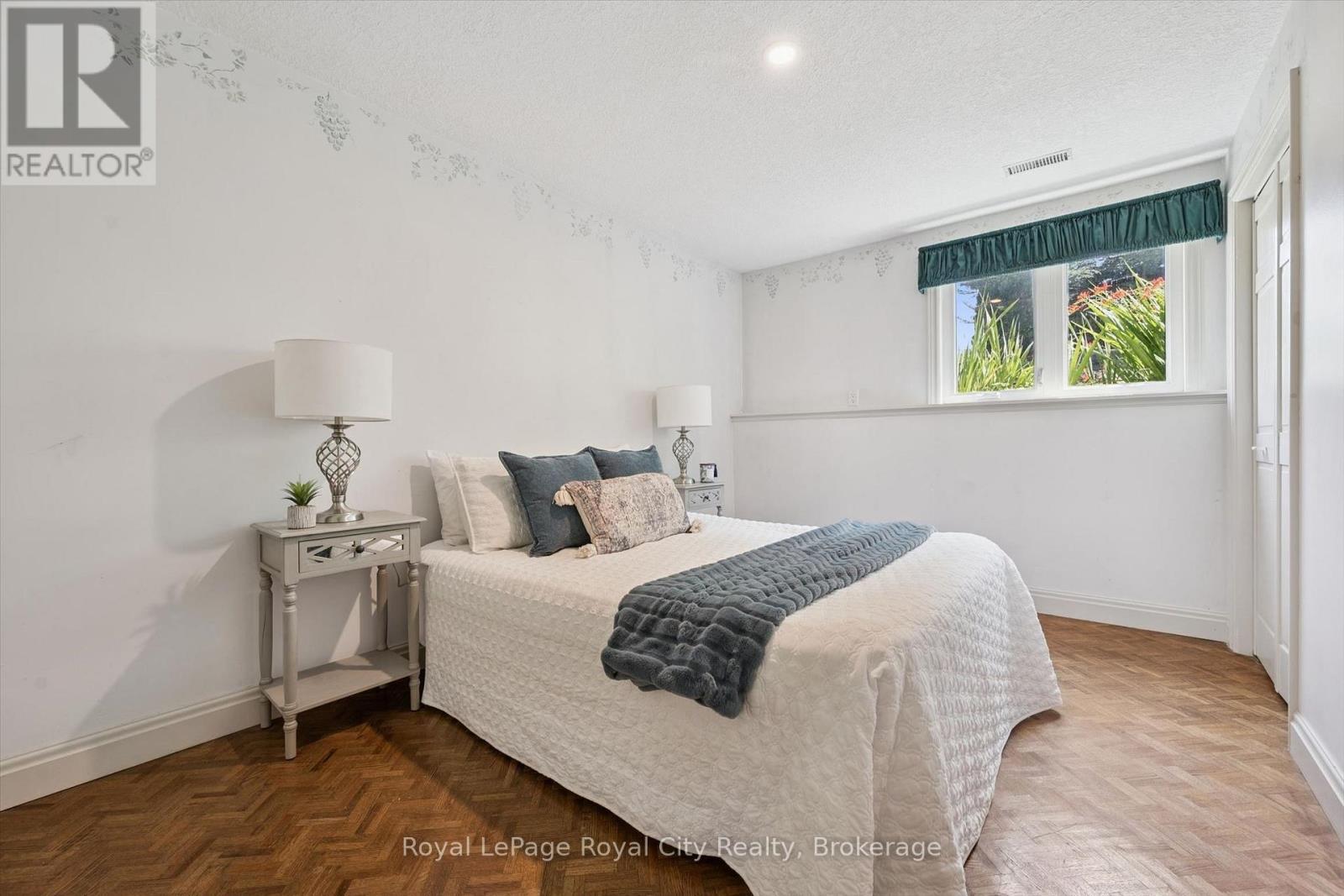 8060 WELLINGTON 18 ROAD - 33