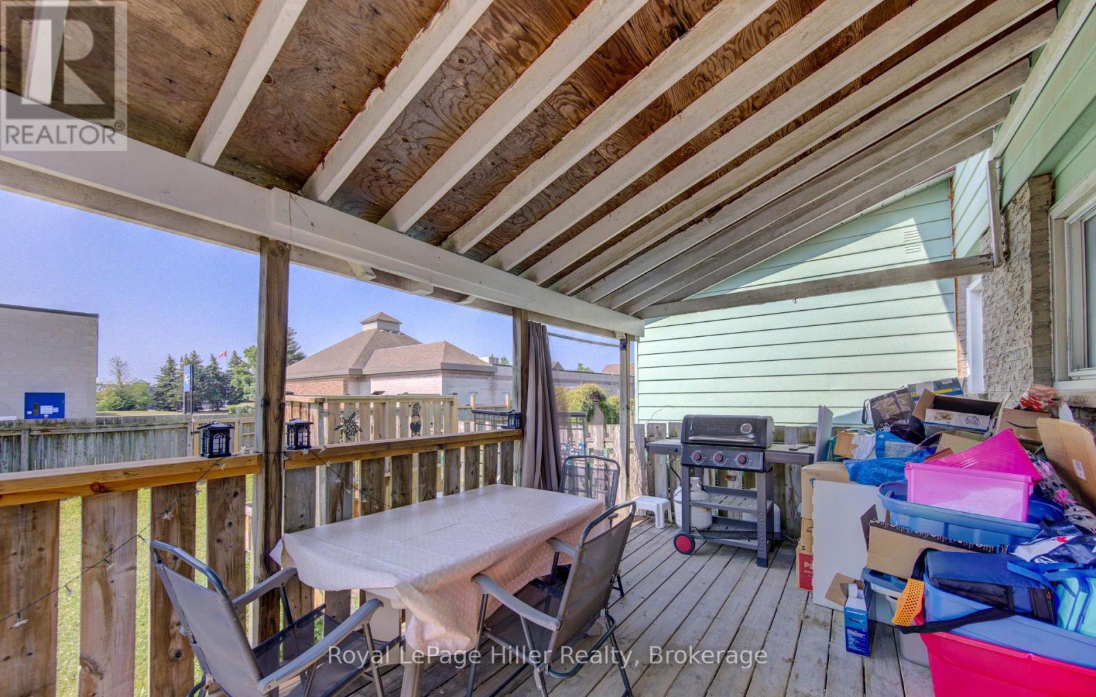 61 BABB CRESCENT - 24