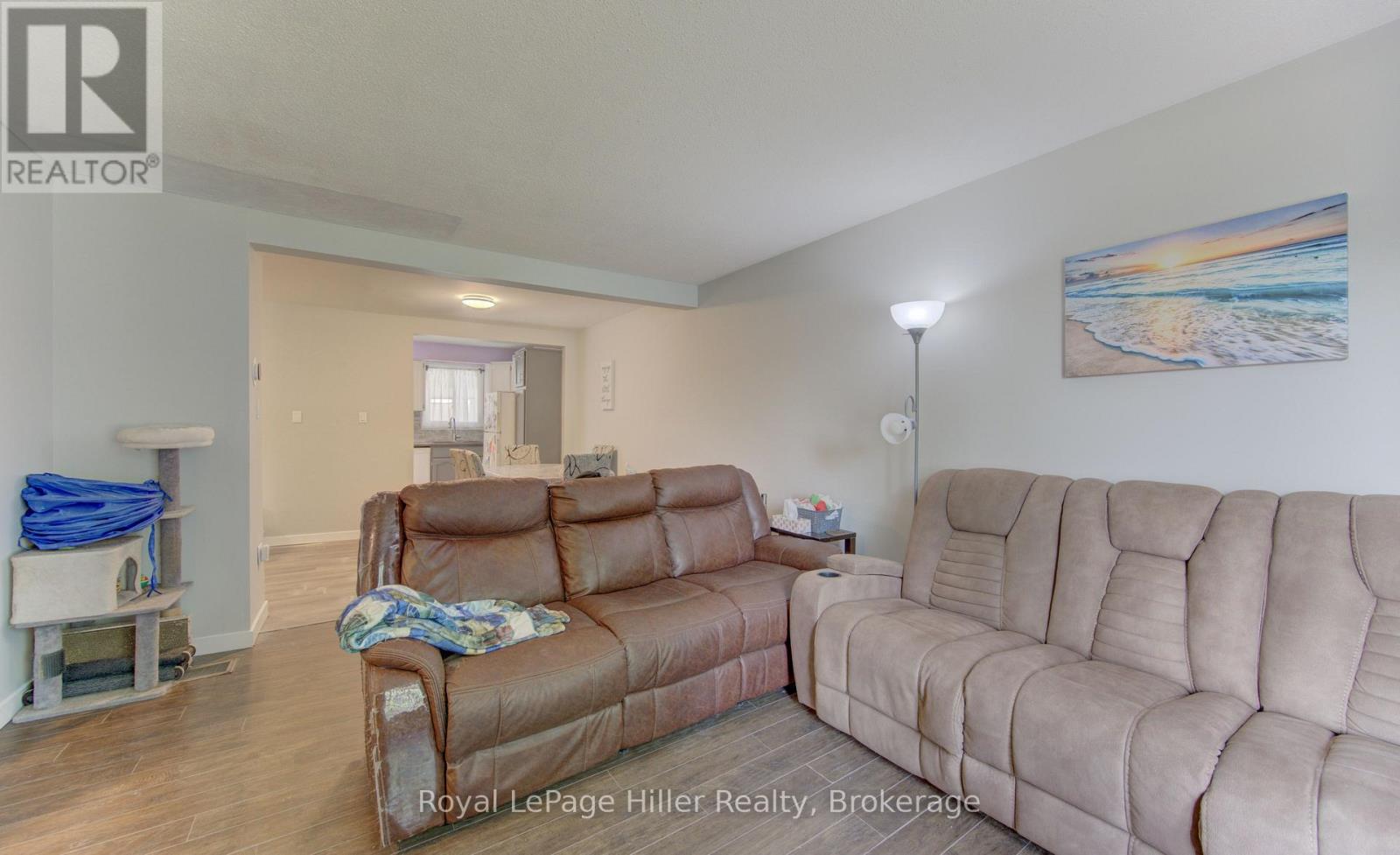 61 BABB CRESCENT - 4