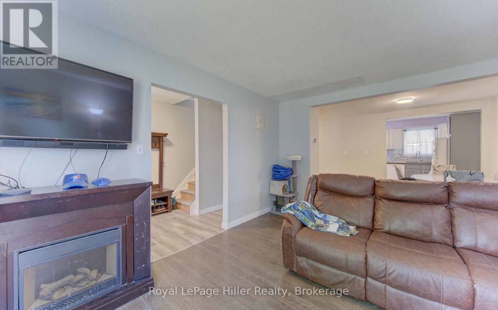 61 BABB CRESCENT - 5