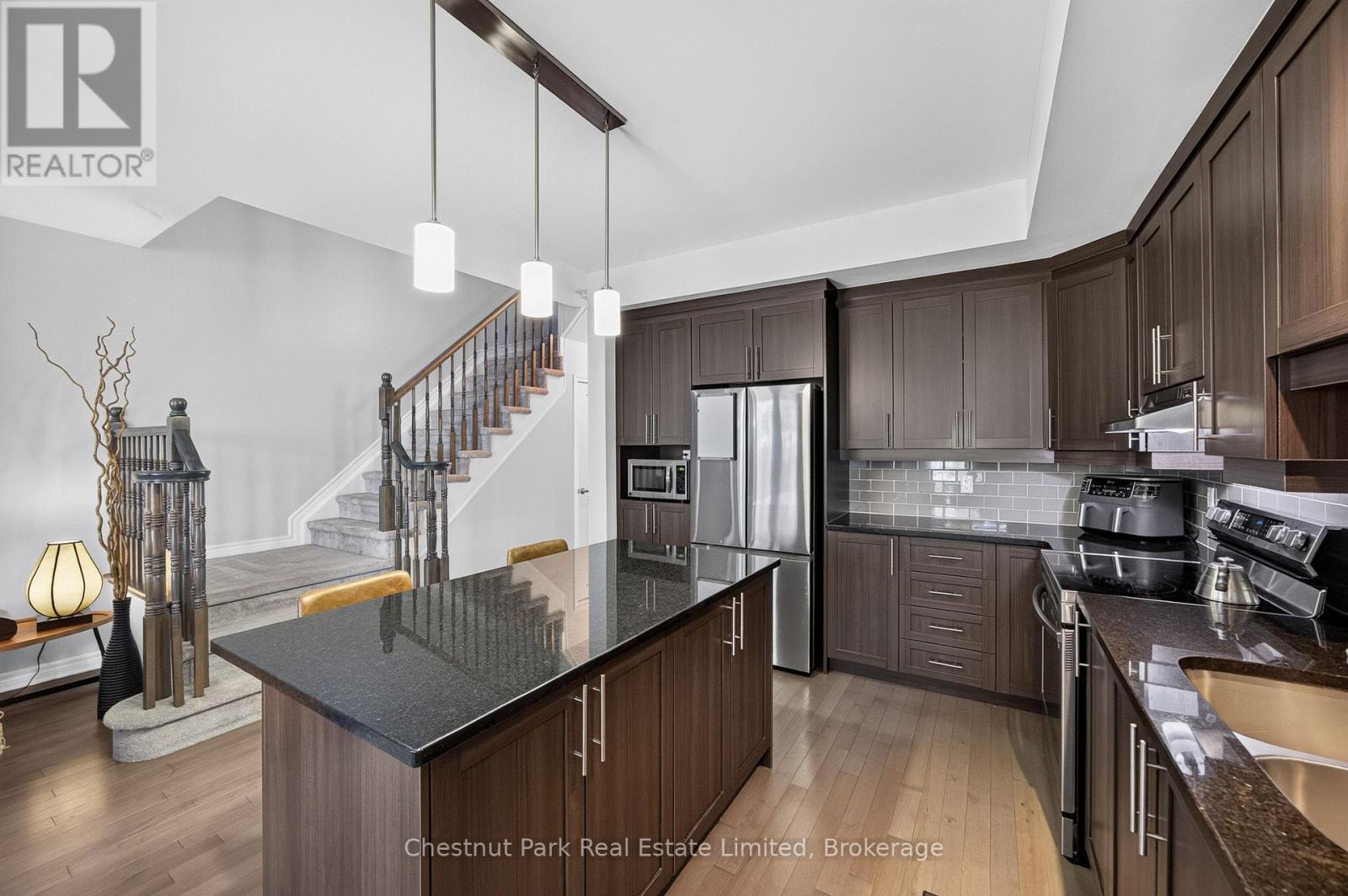 239 KING STREET - 9