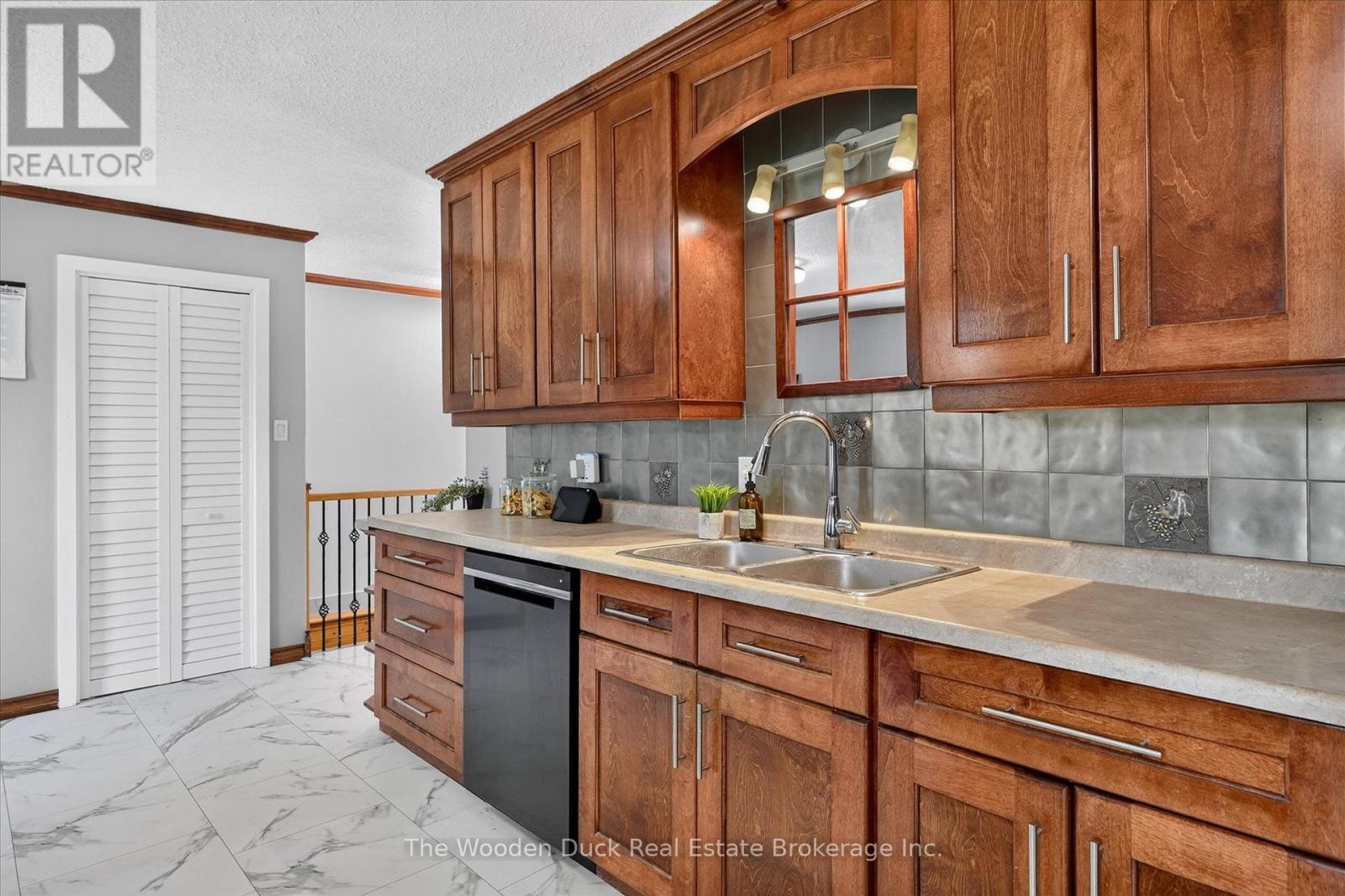 20 VOLLERING ROAD - 10