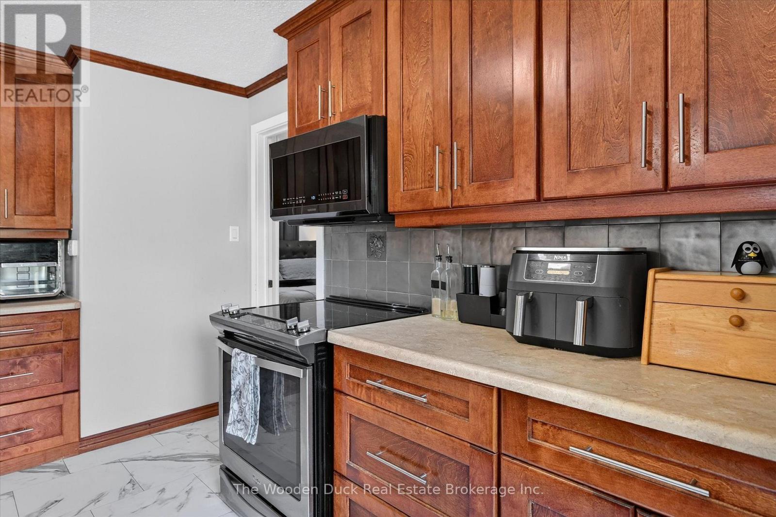 20 VOLLERING ROAD - 12