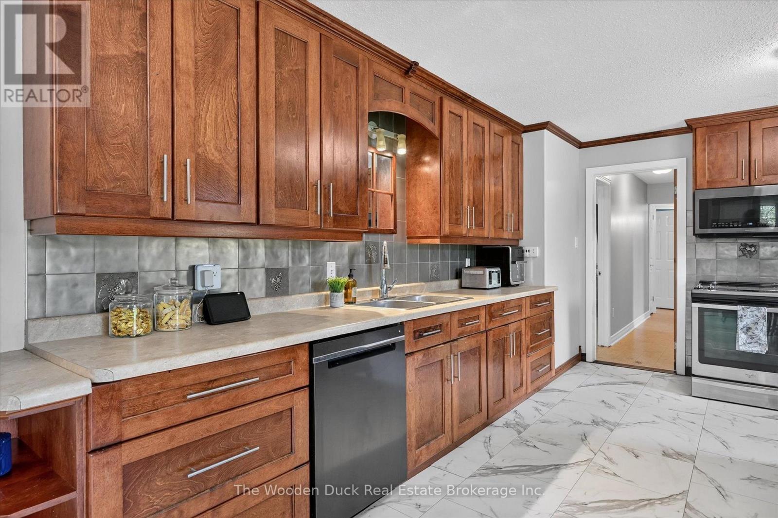 20 VOLLERING ROAD - 8