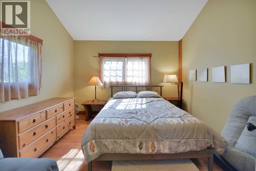 460 Summer Crescent - 21
