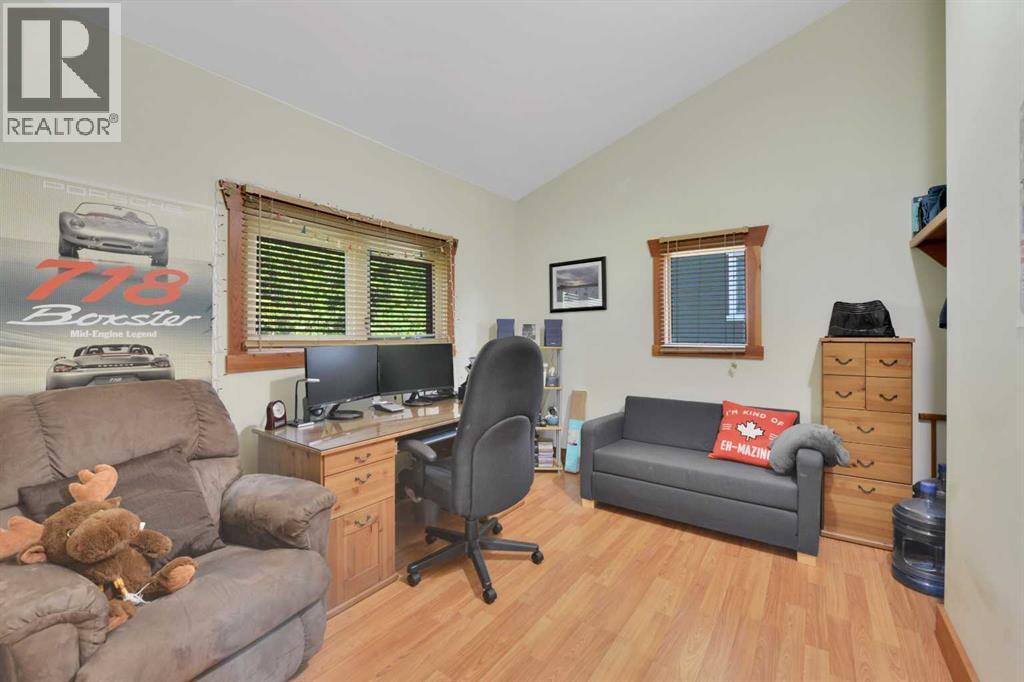 460 Summer Crescent - 22