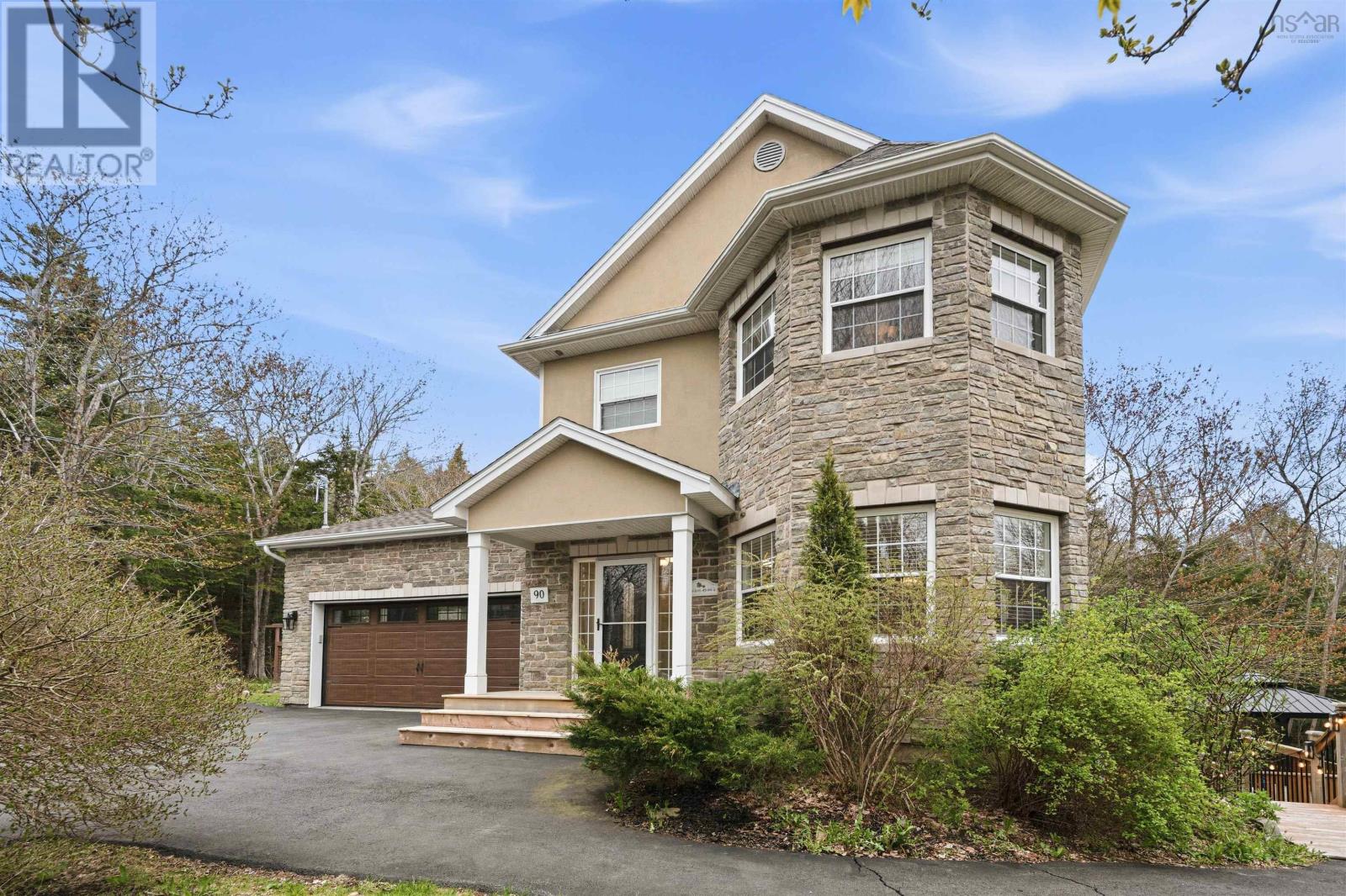 90 Lincolnshire Drive - 1