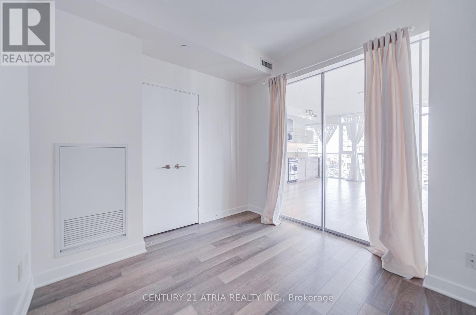 #2404 290 ADELAIDE STREET W - 17