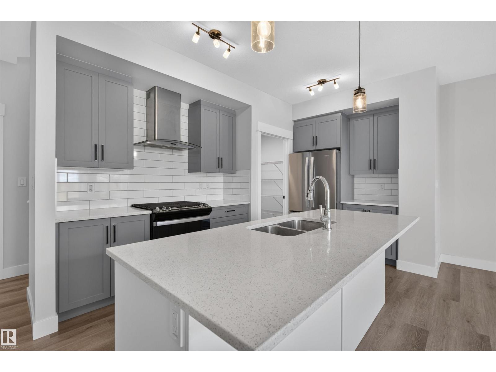 22916 95 AV NW - 3