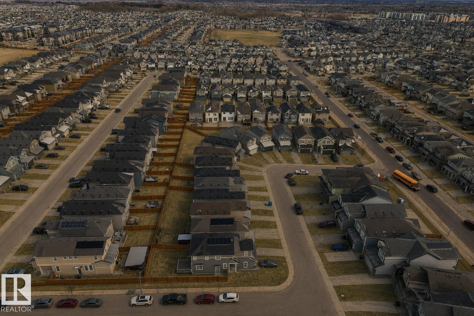 22916 95 AV NW - 38