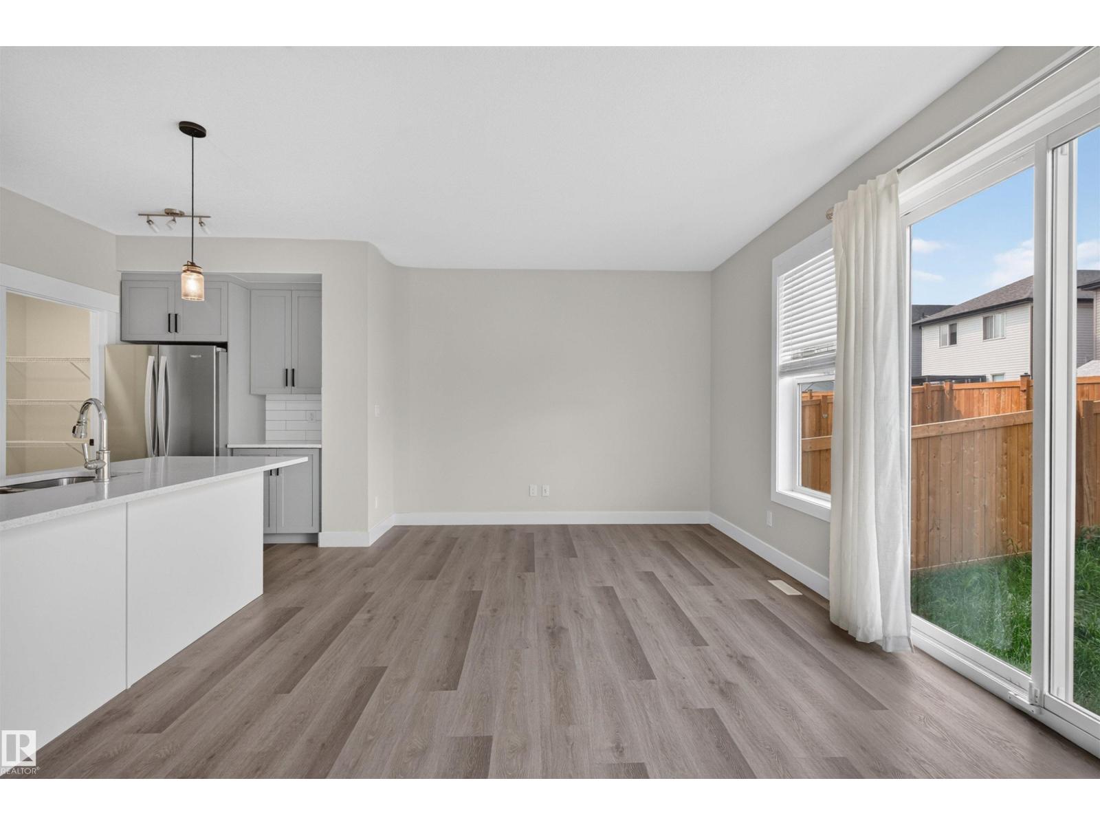 22916 95 AV NW - 7