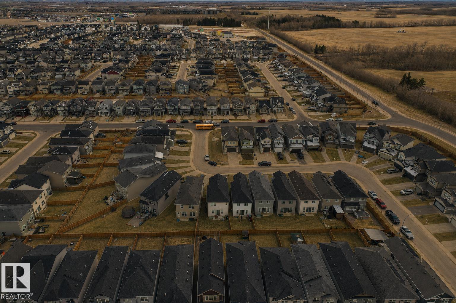 22916 95 AV NW - 37