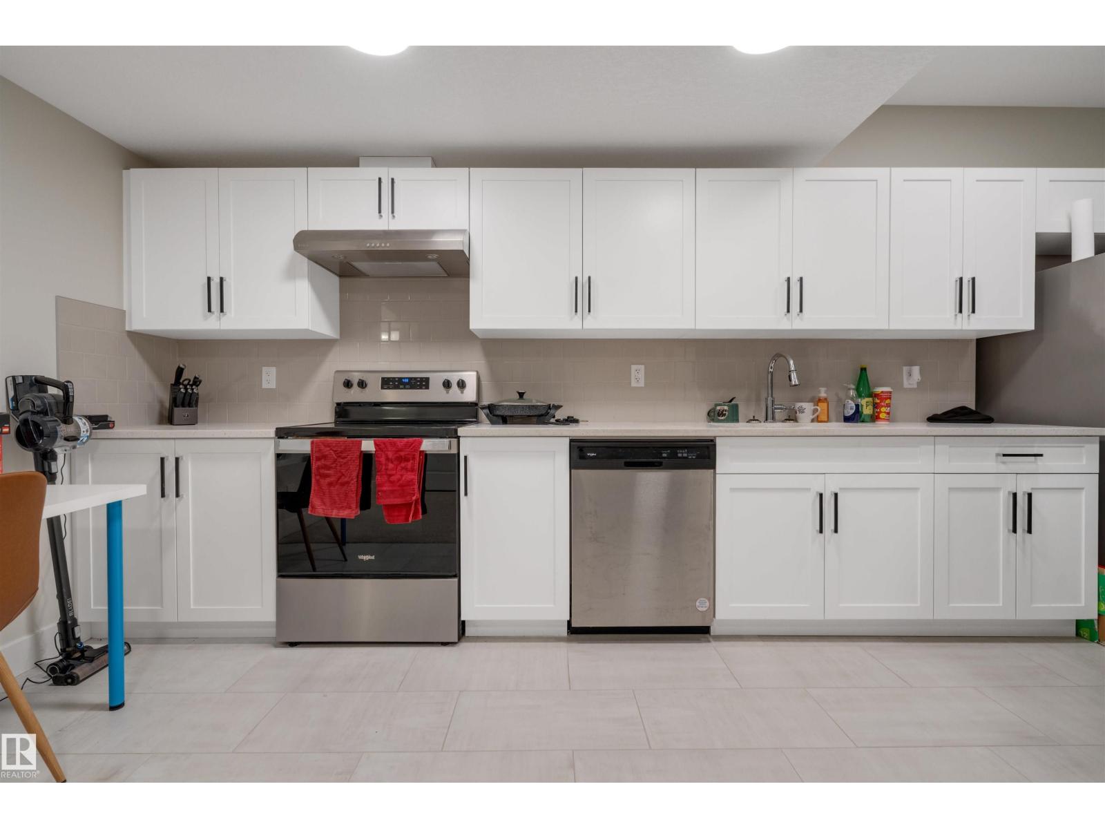22916 95 AV NW - 24