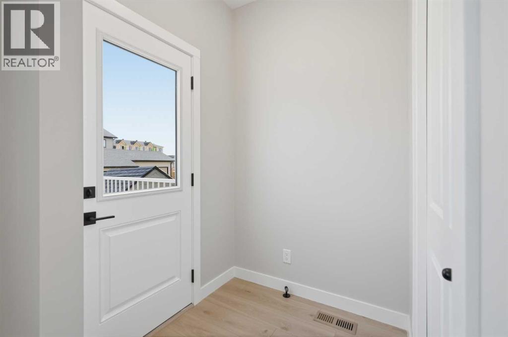 43 Belvedere Crescent SE - 19