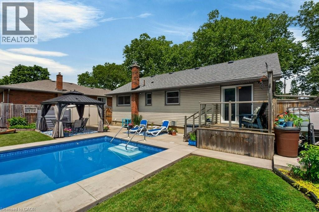 15 ROXANNE Drive - 27