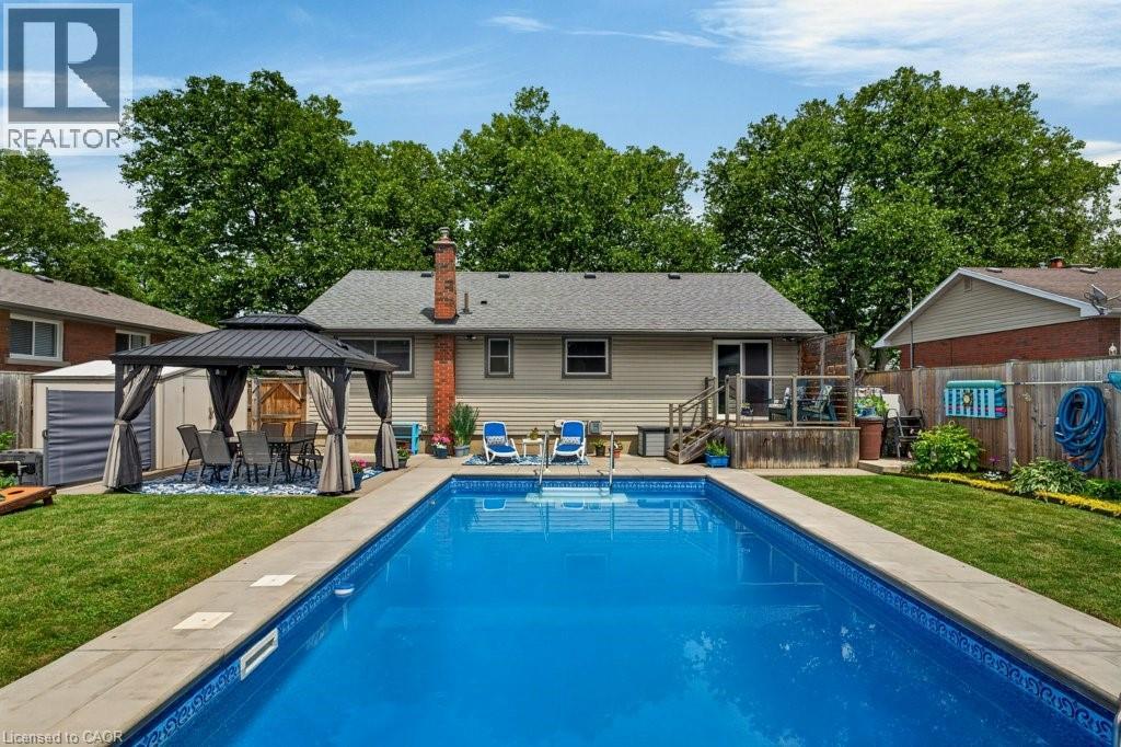 15 ROXANNE Drive - 35