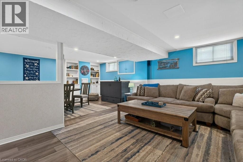 15 ROXANNE Drive - Image 20