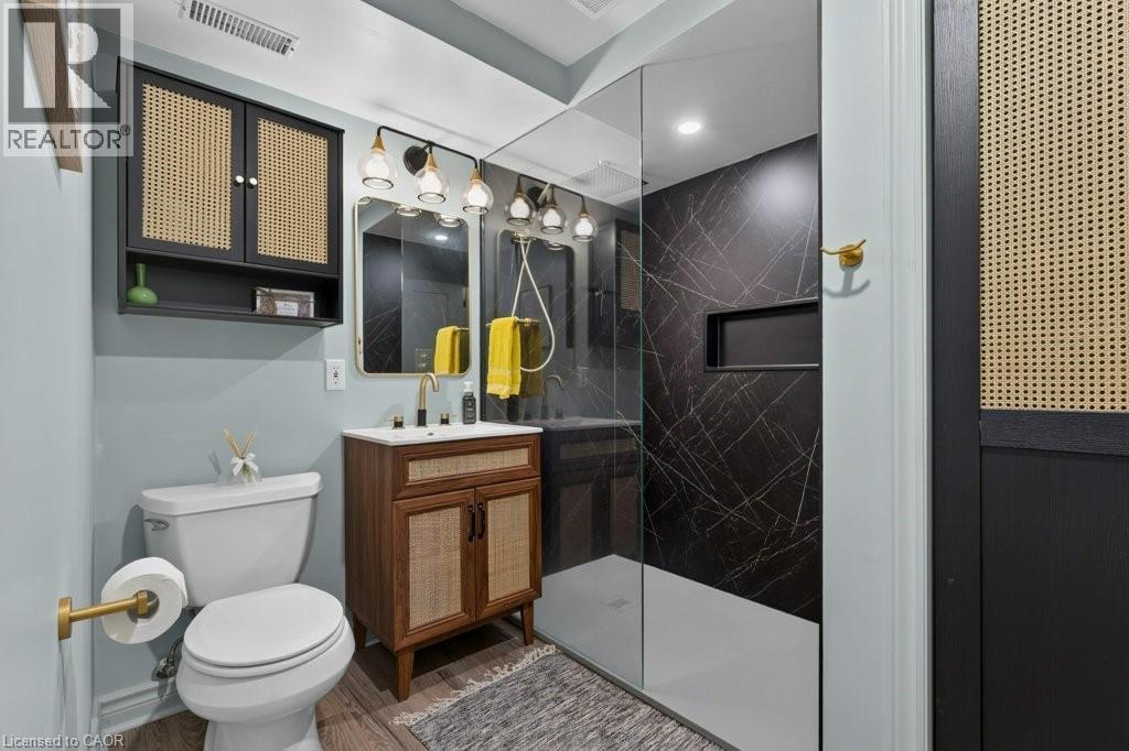 15 ROXANNE Drive - 23