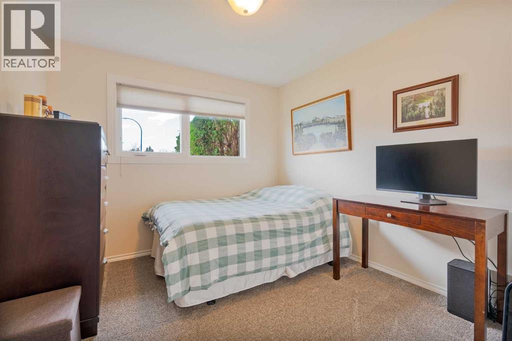 1102 Lakeview Drive S - Image 11