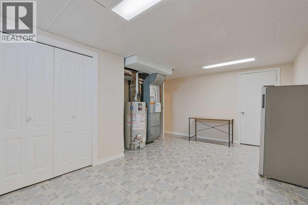 1102 Lakeview Drive S - Image 13