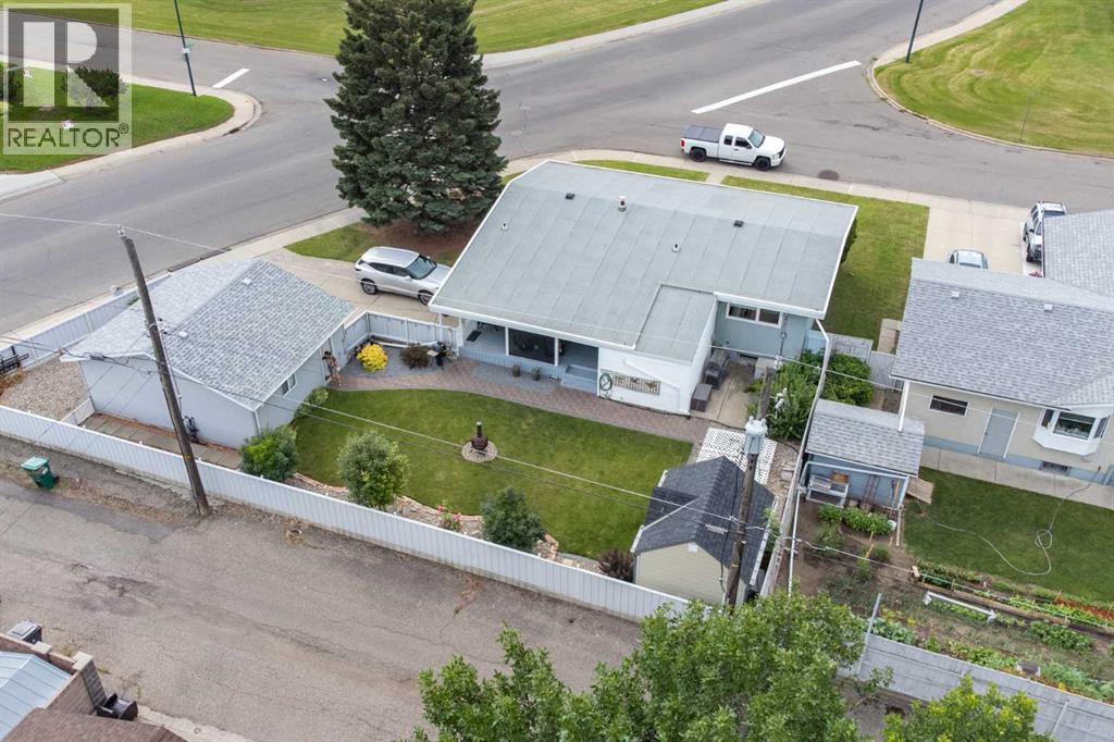 1102 Lakeview Drive S - Image 33