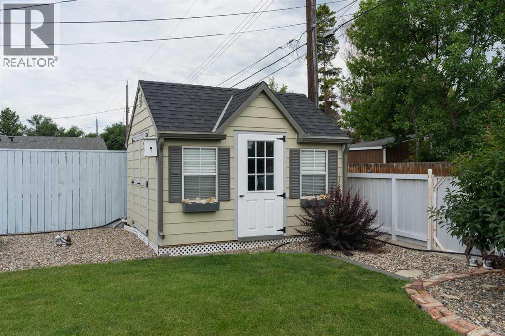 1102 Lakeview Drive S - Image 21