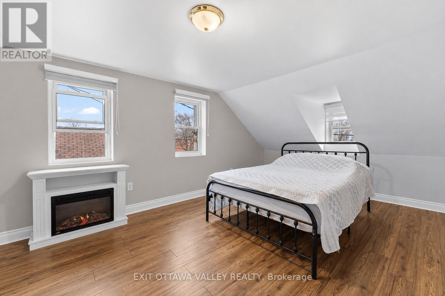 444 ISABELLA STREET - 12