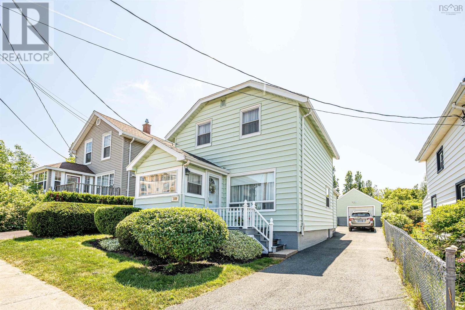 3360 Albert Street - 1