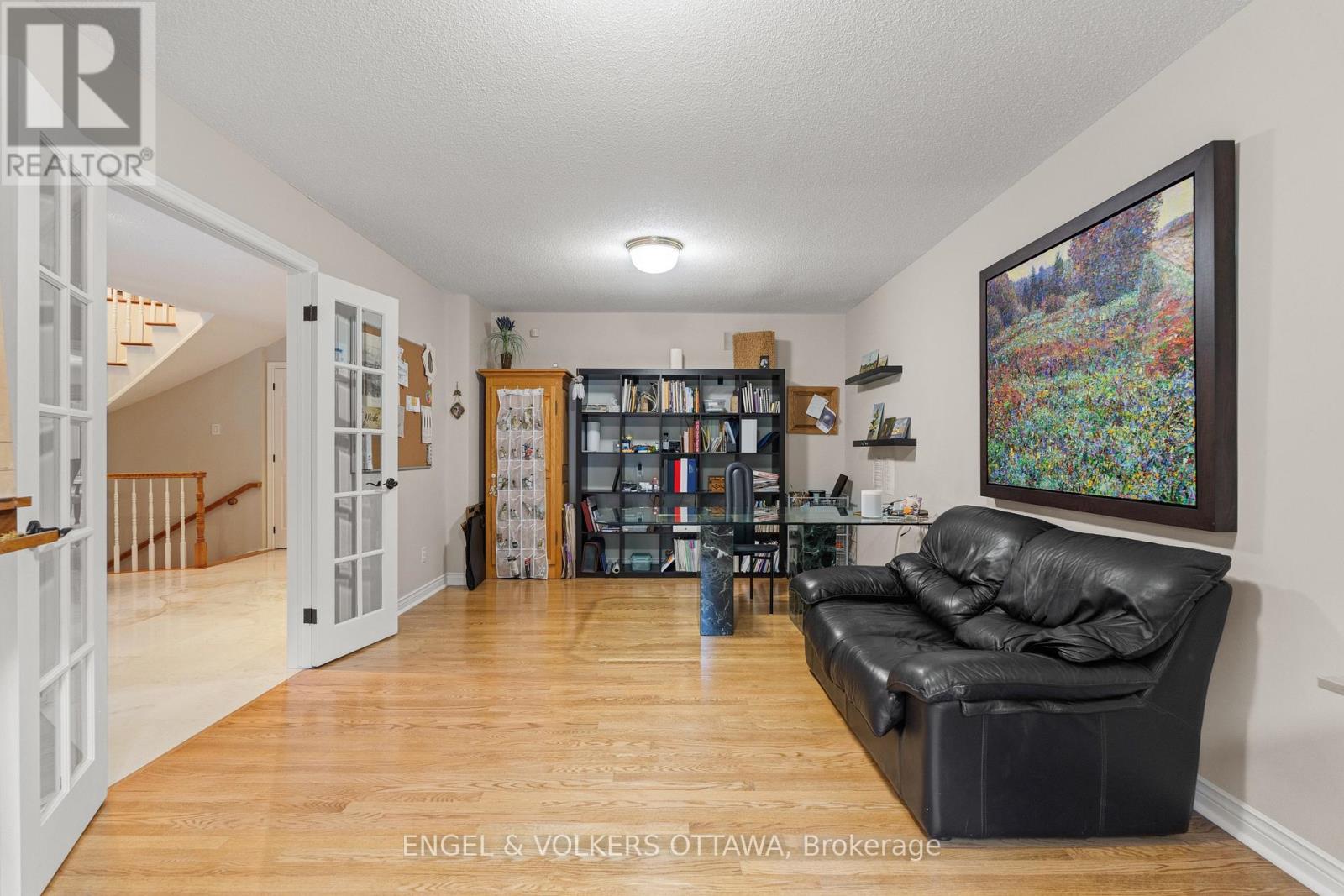 5596 SCOBIE CRESCENT - Image 20