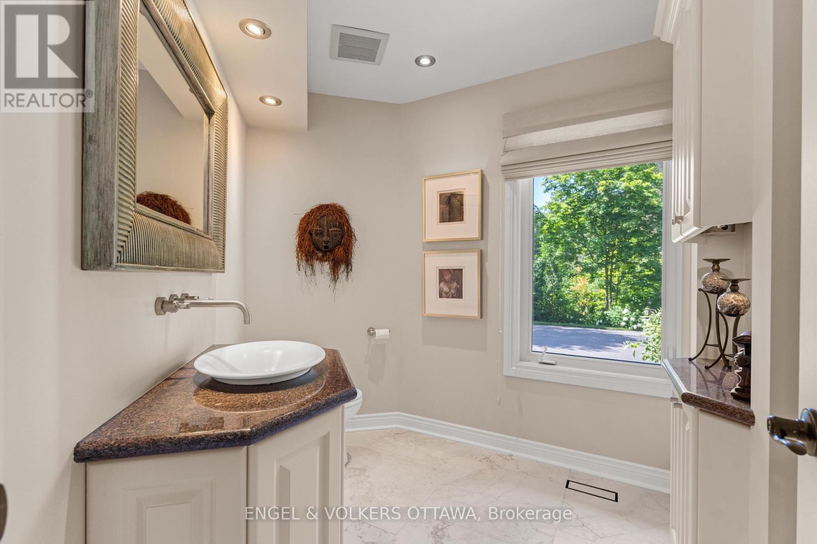 5596 SCOBIE CRESCENT - Image 22