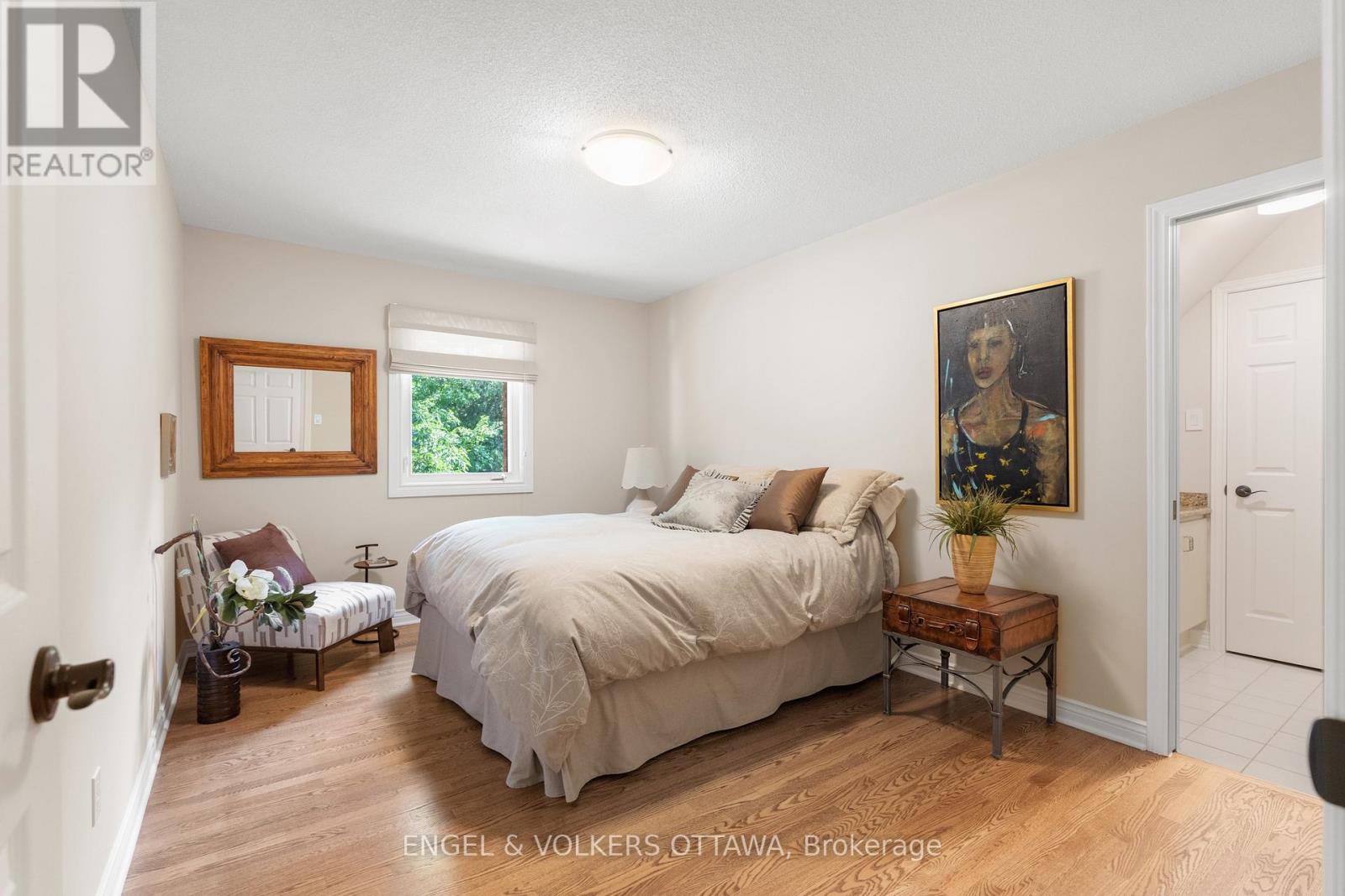 5596 SCOBIE CRESCENT - Image 23