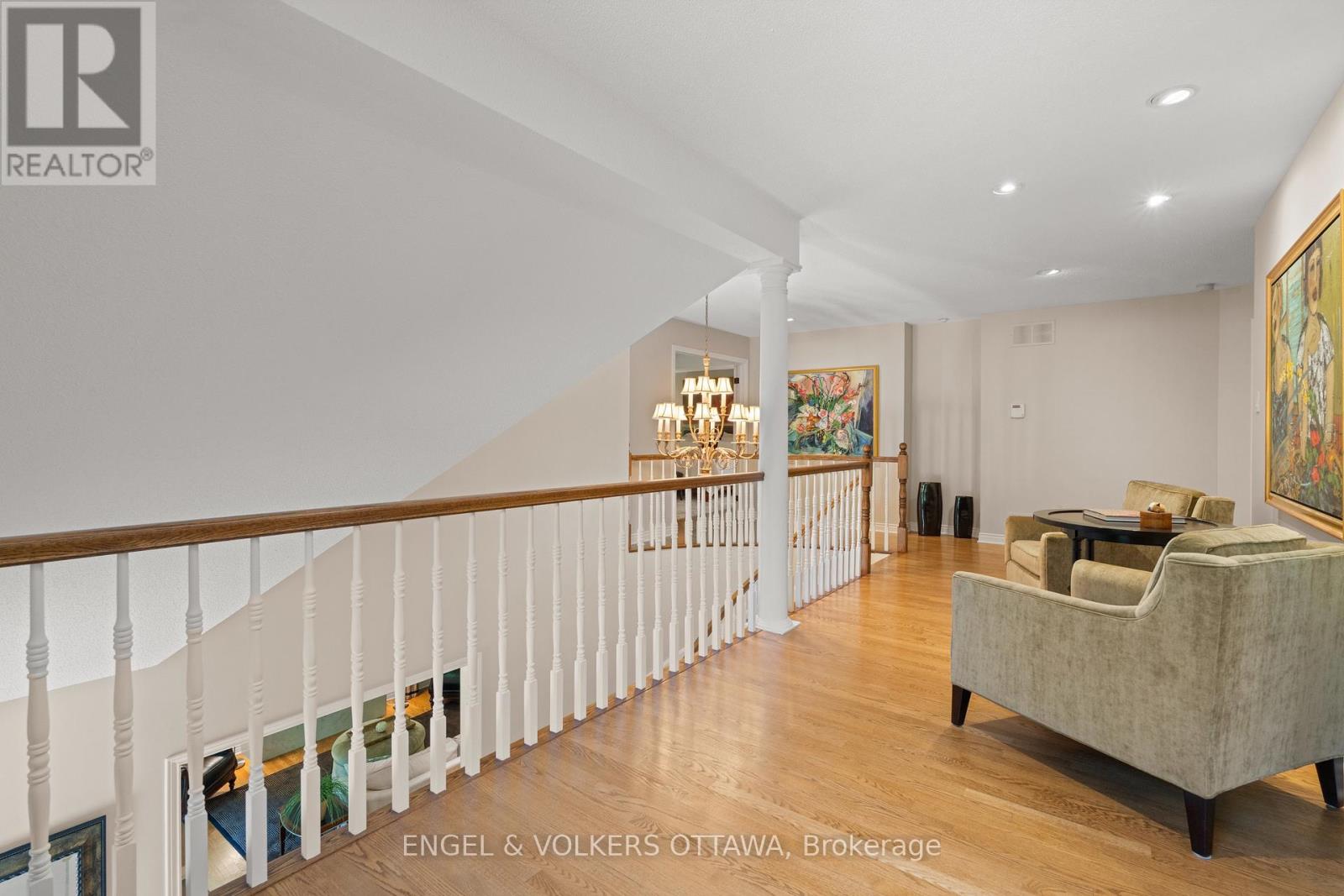 5596 SCOBIE CRESCENT - Image 28