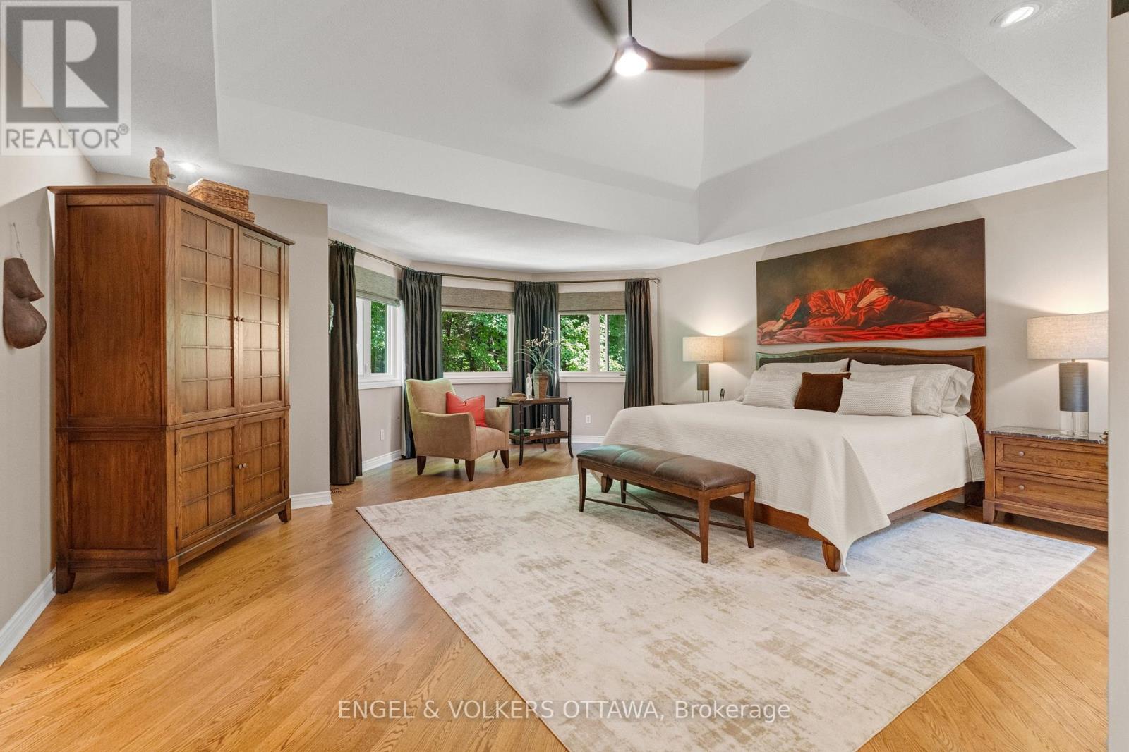 5596 SCOBIE CRESCENT - Image 30