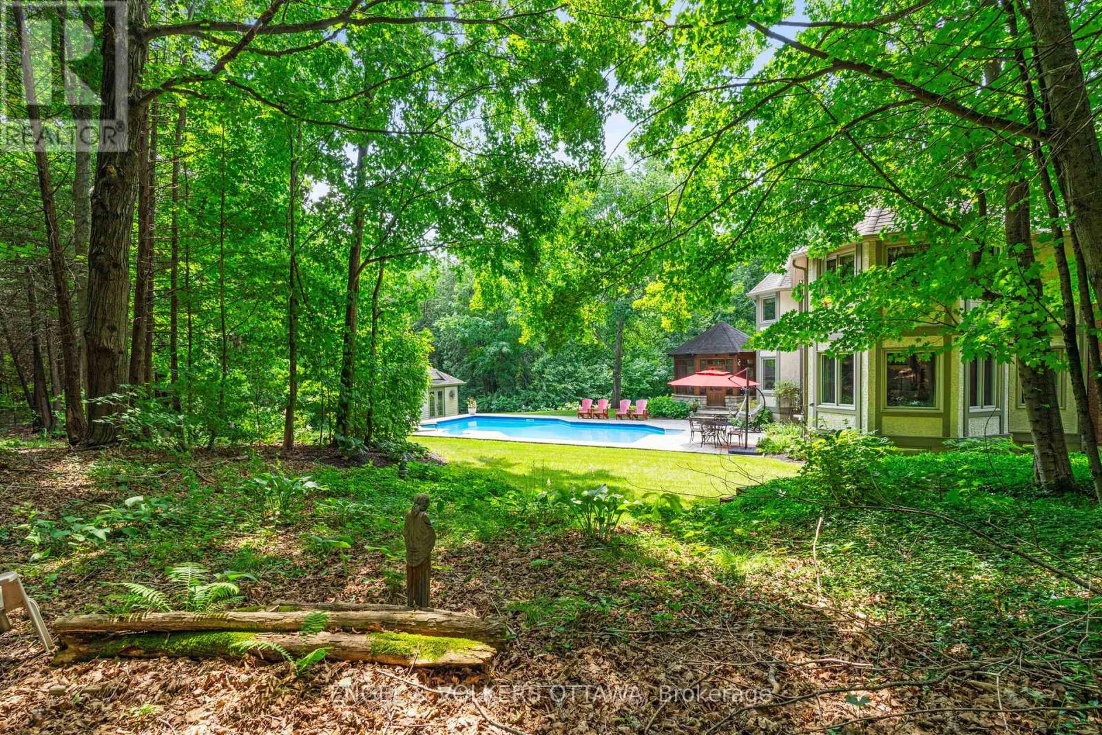 5596 SCOBIE CRESCENT - 44