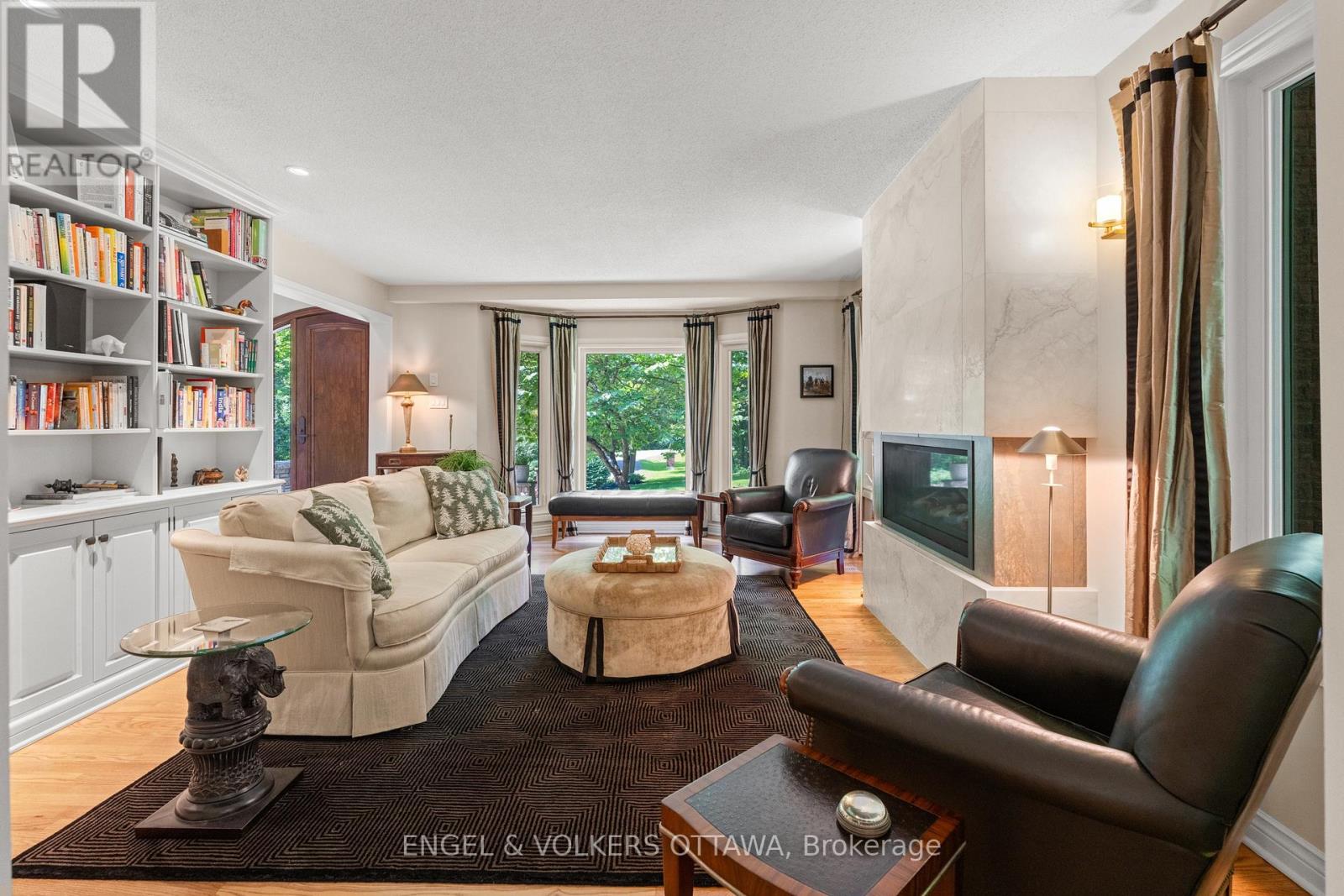 5596 SCOBIE CRESCENT - Image 9