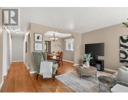 Primary Bedroom - 898 Charleswood Avenue, Ottawa, ON K1K0W3 Photo 10